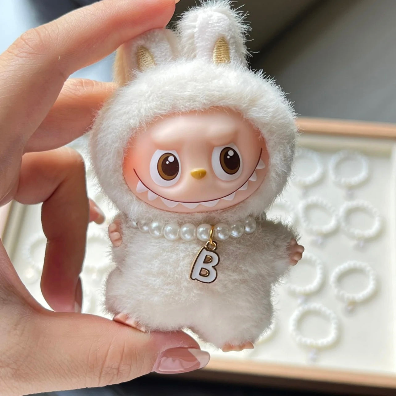 THE MONSTERS Generation 4 Alphabet Pearl Necklace