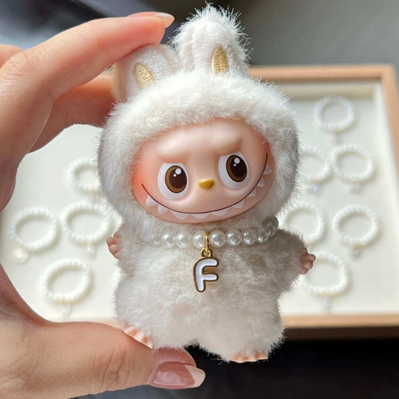 THE MONSTERS Generation 4 Alphabet Pearl Necklace