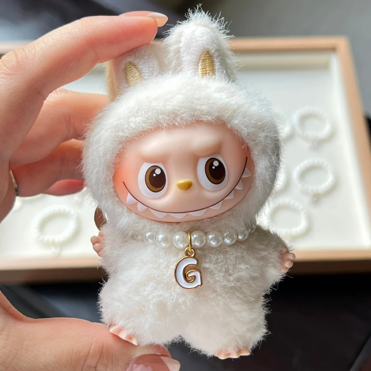 THE MONSTERS Generation 4 Alphabet Pearl Necklace