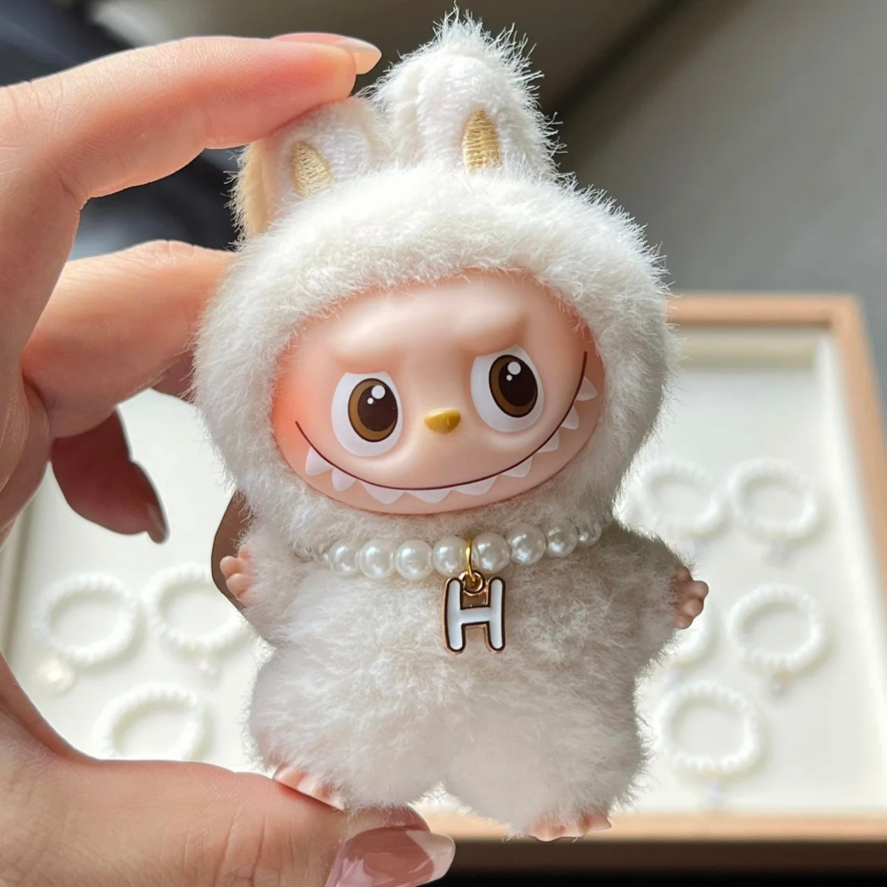 THE MONSTERS Generation 4 Alphabet Pearl Necklace