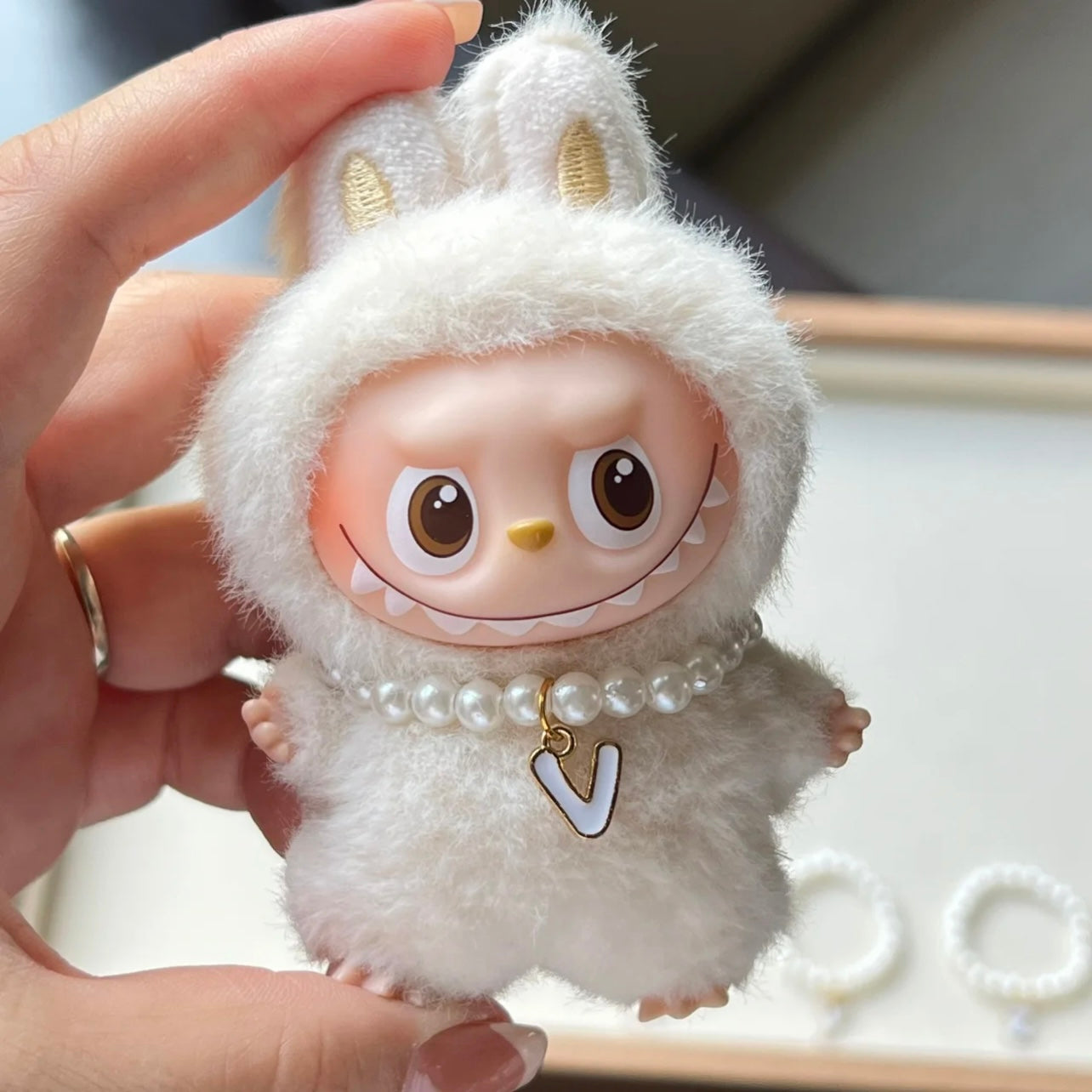 THE MONSTERS Generation 4 Alphabet Pearl Necklace