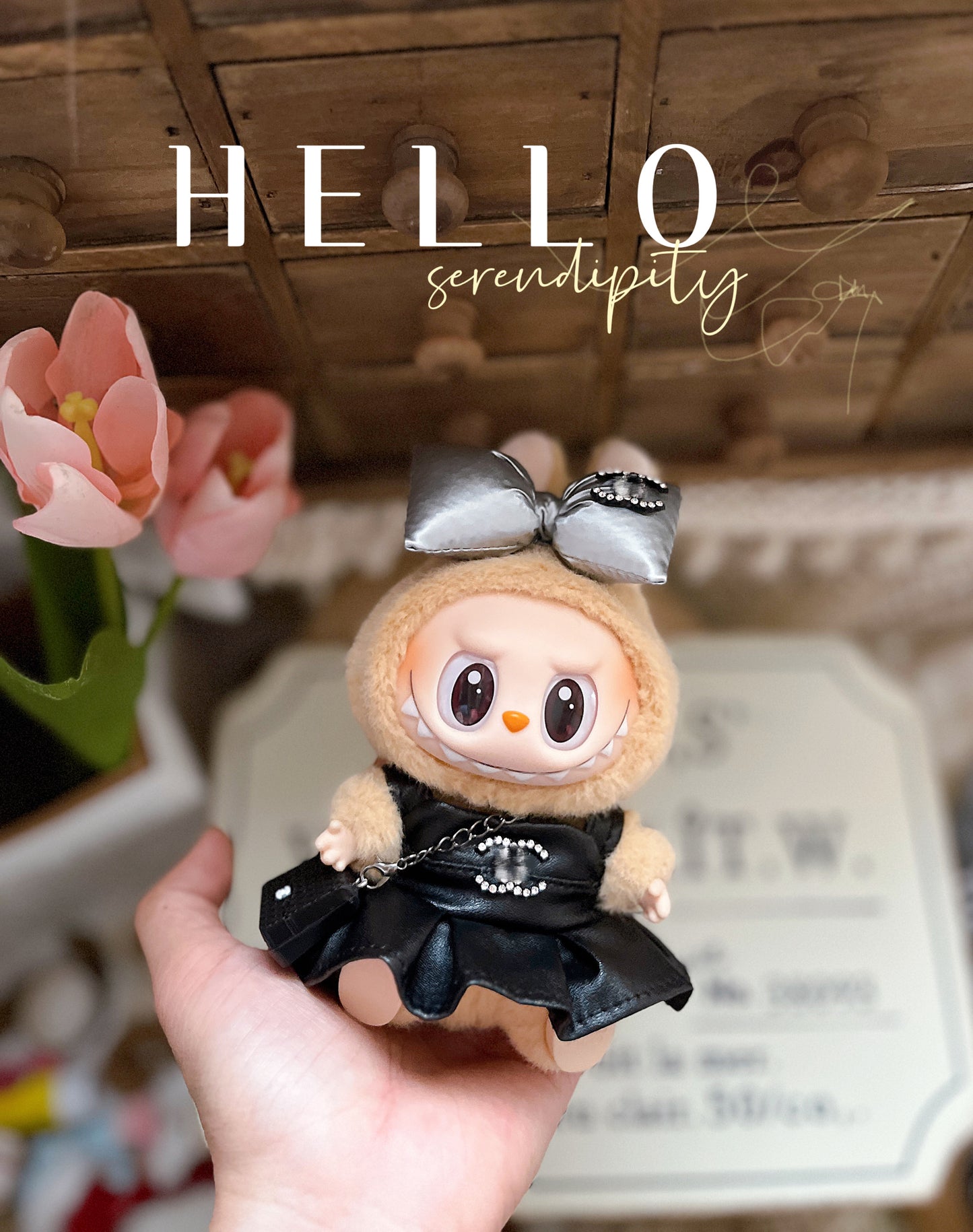 LABUBU 17 - centimeter Vinyl Pendant Doll's Changeable Clothing