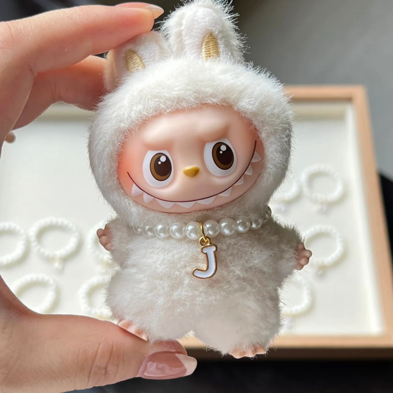 THE MONSTERS  Generation 4 Alphabet Pearl Necklace