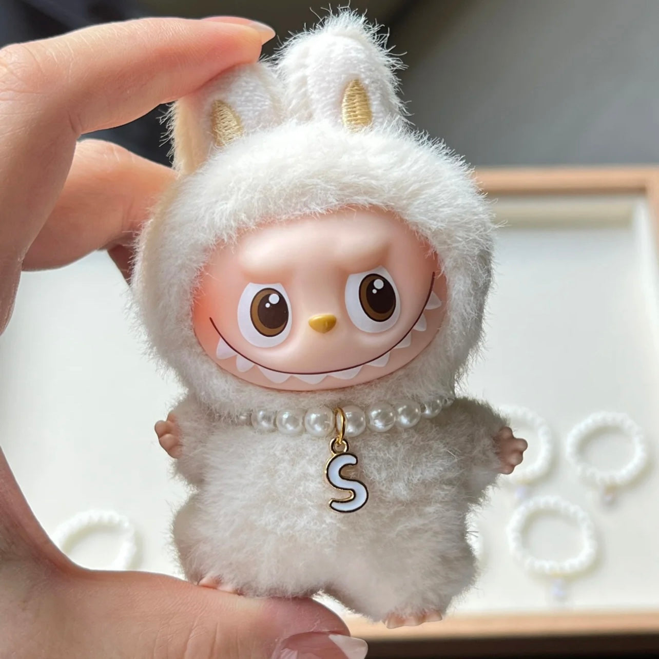 THE MONSTERS  Generation 4 Alphabet Pearl Necklace