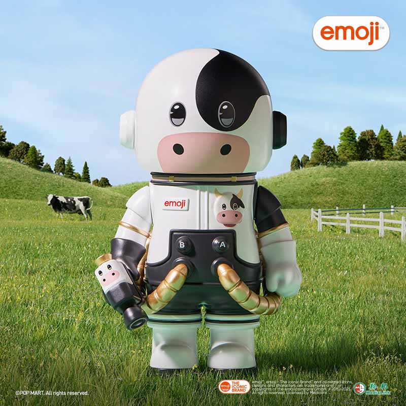 MEGA SPACE MOLLY 100% × Emoji Series