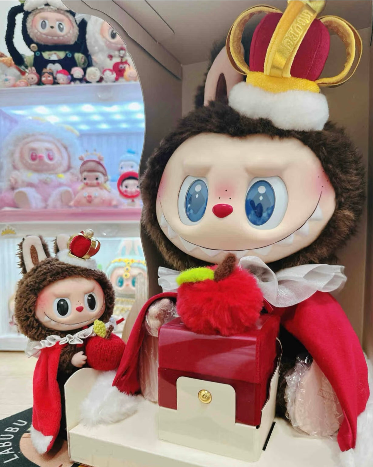King Labubu's New Clothes (Cloak + Collar + Tiara)